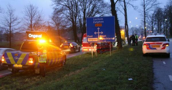 Verkeer op N332 tussen Holten en Lochem staat vast na ongeluk - Tubantia