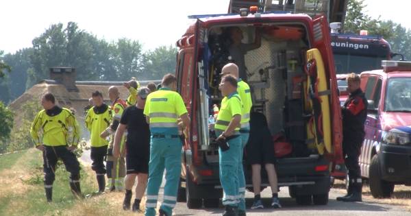Verdrinking Weurt: 'Hij ging even z'n gezicht nat maken en verdween'