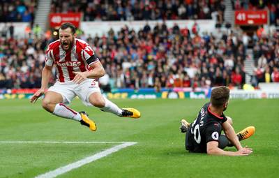 Stoke City verrast titelkandidaat Arsenal