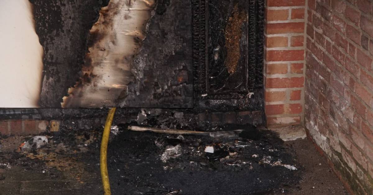 Kerk vol rook in Zwartsluis, politie gaat uit van brandstichting.