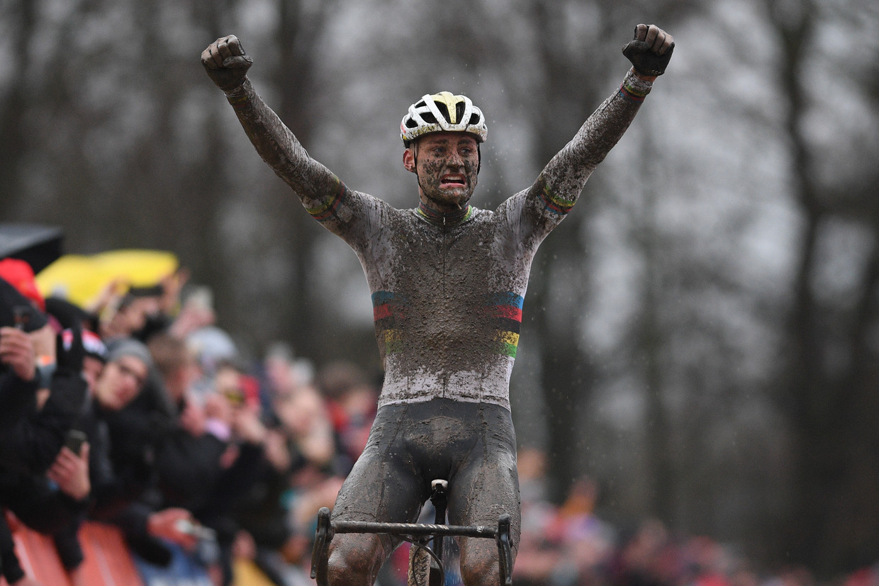 Mathieu van der Poel pakt derde wereldbekerzege in ...