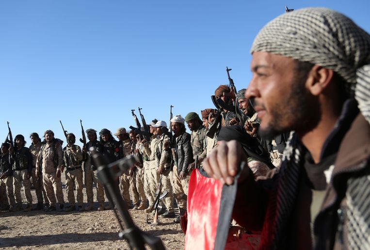 SDF-strijders bij Al-Hol. Beeld AFP
