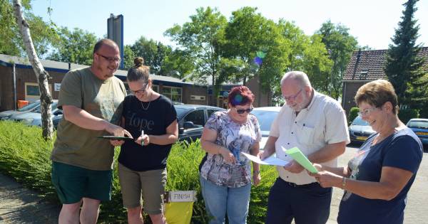 Puzzelend de Zeeuwse eilanden over