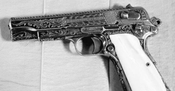 Man met munitie en doorgeladen wapen aangehouden nadat hij te hard reed