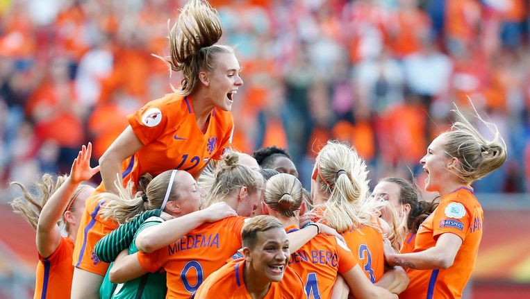 Oranjeleeuwinnen Achtergrond - EK voetbal in Nederland | Voetbal, Vrouwenvoetbal ..., Jul 01, 2021 · voor het nu al bekritiseerde engelenpad, een wandelroute van de zwolse binnenstad naar de ijssel, zet de gemeente 7,5 miljoen euro opzij.