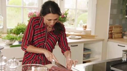 135. Lamsspiesjes met nectarine, volkoren couscous en salade & koud soepje
