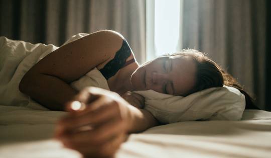 Waarom u droomt wat u droomt: persoonlijkheid en grote gebeurtenissen sturen onze nachtelijke verhalen