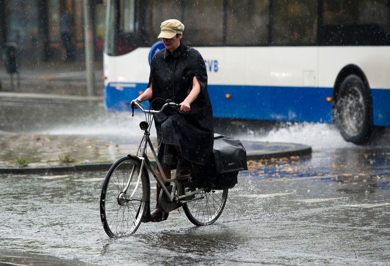 Vrijdagmiddag kans op hagel, onweer en windstoten