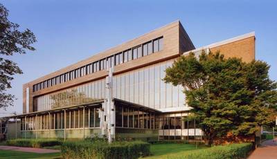 Vader valt docent (28) aan die relatie met zijn 15-jarige dochter zou hebben