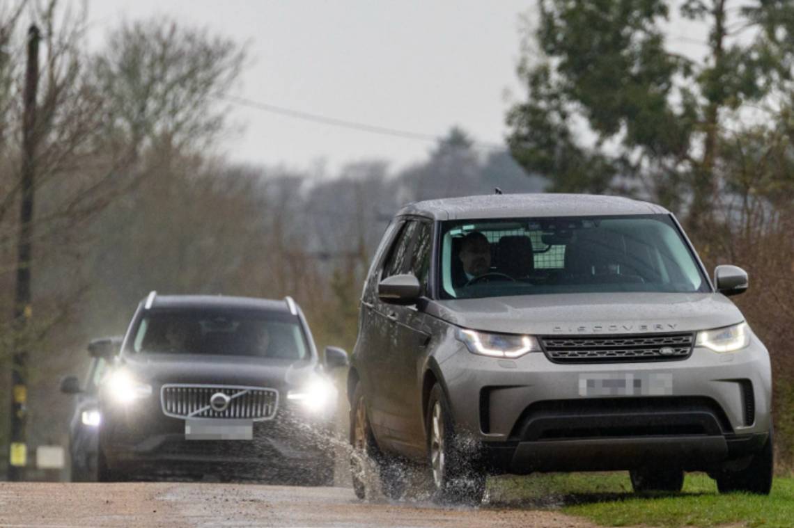 Britse ex-prins Andrew gearresteerd, mogelijk om het delen van vertrouwelijke info met Epstein