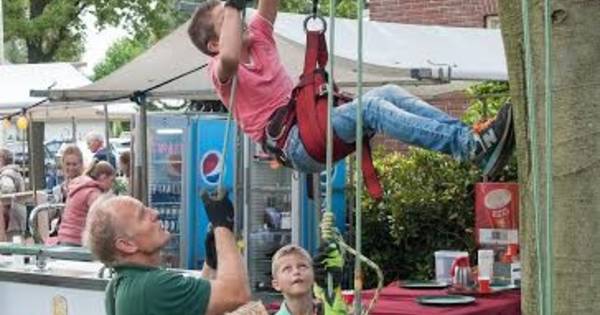 Smaak, geur en beleving op Brooker Noazommerfeest in Bornerbroek - Tubantia