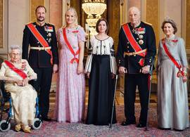 Kroonprinses Mette-Marit in romantisch roze voor Moldavië