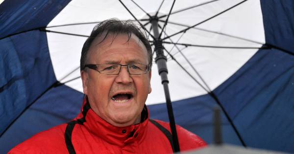 Karl Vergouwen blijft nog een seizoen trainer van Wemeldinge
