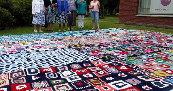 Puttense dames haken meer dan 150 dekens bij elkaar in twee jaar
