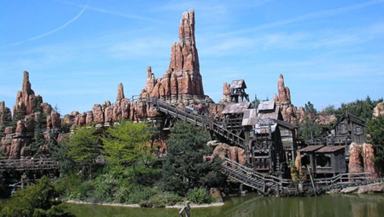 Disneyland Parijs Sluit Attractie Na Ongeval Het Parool