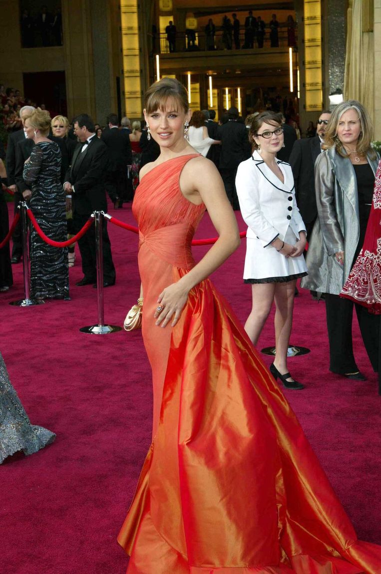 Jennifer Garner in Valentino (2004) The 15 most memorable dresses from the history of the Oscars