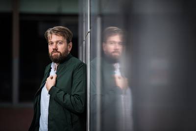 Coen Verheij vertegenwoordigt nu anderhalf jaar de PVV in Arnhem: ‘Aaibaar zijn, is niet de intentie’