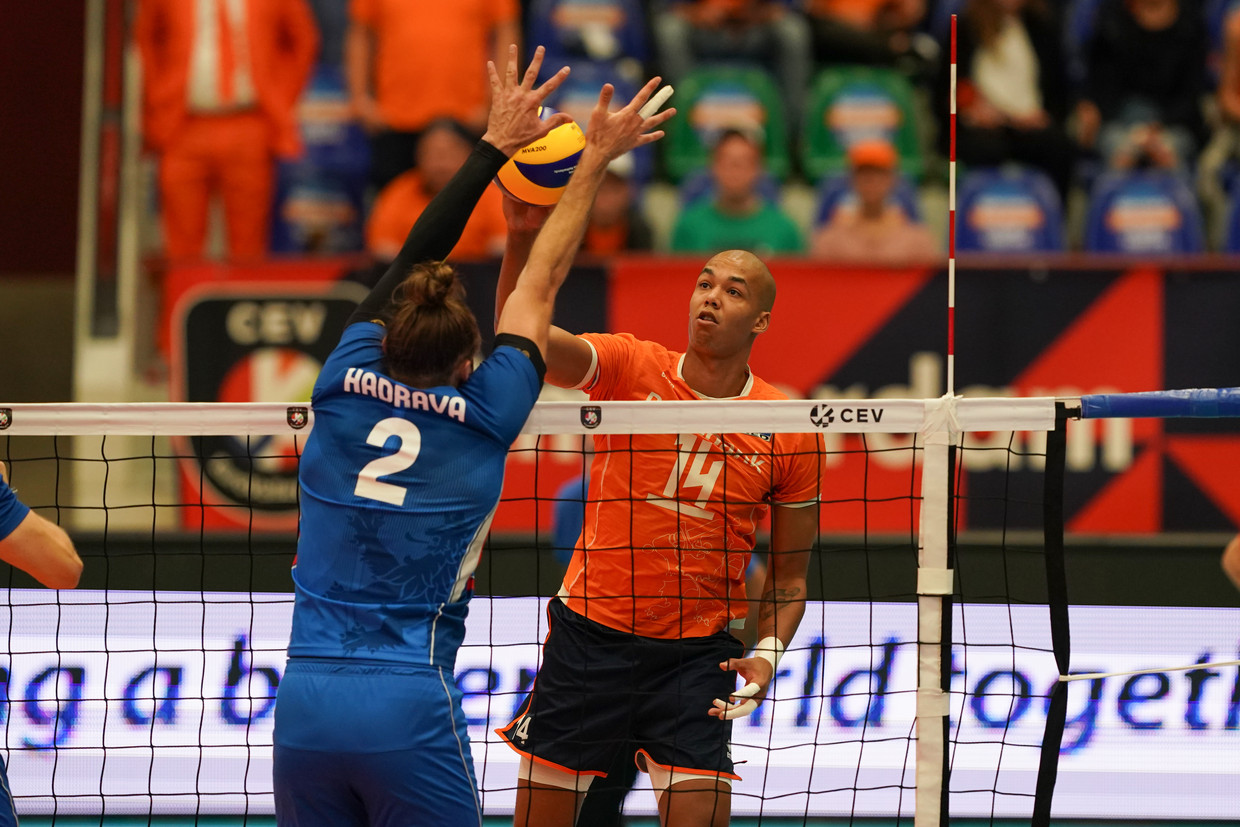 Volleybalmannen sluiten poule af met spectaculair verlies ...