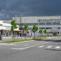 Beste Els van Doesburg, een béétje burgemeester eist die hele luchthaven toch gewoon zelf op?
