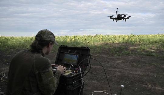 ‘Dodelijker dan ooit’: Oekraïense soldaten krijgen satellietbeelden van Russische posities binnen de 15 minuten rechtstreeks op hun telefoon