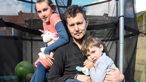 Ouders van Loesje (7) na dodelijk ongeval: “Als de bestuurder het moeilijk heeft, mag hij ons bellen” 