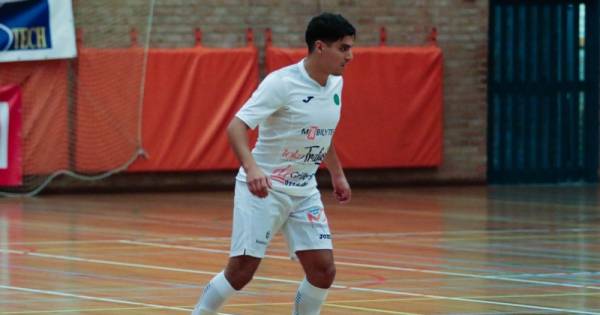 Hattrick Bouzambou krijgt angstgegner van Yaqoobi niet op de knieën