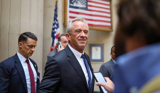 Milieuactivist en Kennedy-telg Robert F. Kennedy jr. overweegt plots samenwerking met Trump