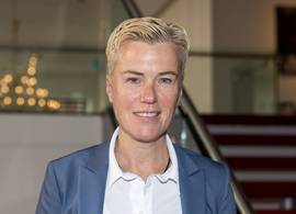 Ellie Lust ontvangt enorm veel enthousiaste reacties op bikinifoto