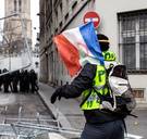Traangaskanonnen en een oproep tot verantwoordelijkheid: confrontaties tussen gele hesjes en Franse politie 