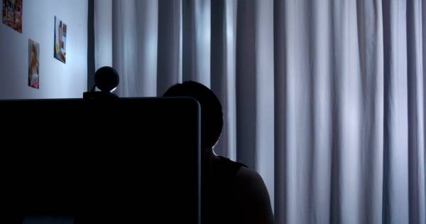 Montfoorter geeft hackers schuld van kinderporno op computers - AD.nl