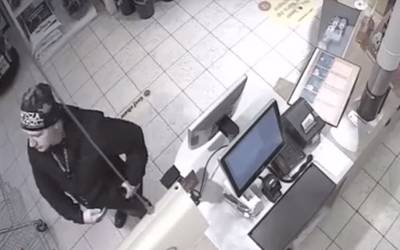 Politie zoekt man die pakketten met levensgevaarlijk vuurwerk verstuurt