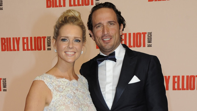 Chantal Janzen in intieme kring getrouwd | Sterren | AD.nl