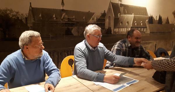 Broeders en zusters stemmen in Megen | Oss eo - BD.nl