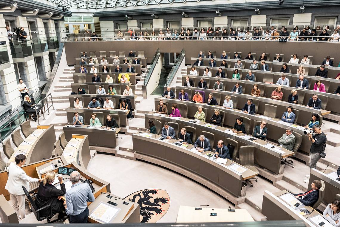 Waar komt het geld vandaan, en welke knelpunten zijn er nog? De Vlaamse formatie in vier vragen