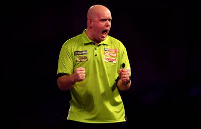 Mighty Mike verslaat Barney na zenuwslopende partij