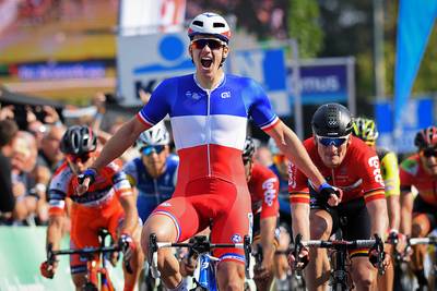 Op Arnaud Démare staat geen maat in Brussels Cycling Classic