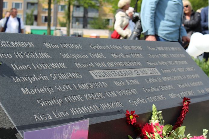 Enschede Herdenkt Vuurwerkramp Van 15 Jaar Geleden Enschede Tubantia Nl