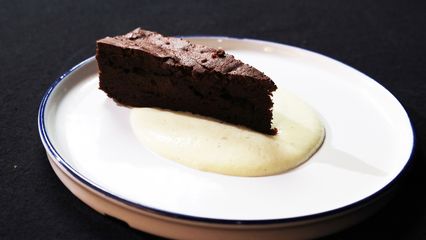 107. Brownie à la crème anglaise