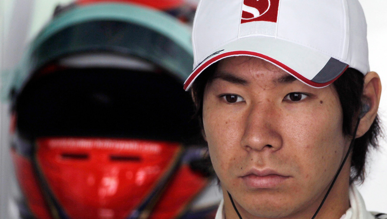 Японская гонщица. Лелла ломбарди формула 1. Японский дрифт девушки. Японская гонщица. Красивые девушки гонщицы.