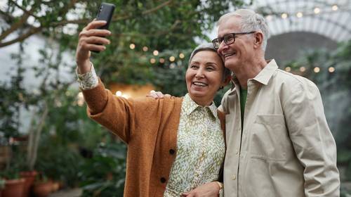 Ook oudere generaties worstelen met ongezond smartphonegebruik