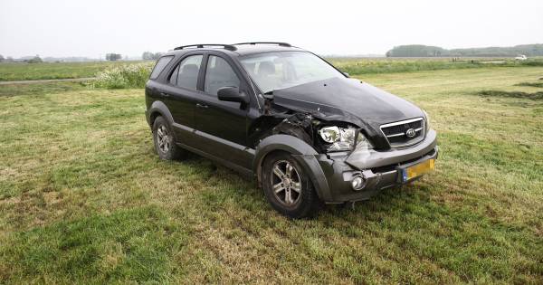 Twee gewonden door botsing tussen auto en tractor op landweg in Altforst
