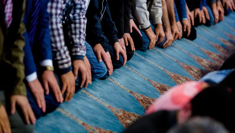 Nederlandse moslim voelt zich vaker gediscrimineerd en minder verbonden ...