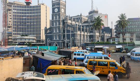 Zin in een stedentrip met een Afrikaans tintje? Lagos heeft het allemaal: vette feesten, tropische wouden en interessante kunst