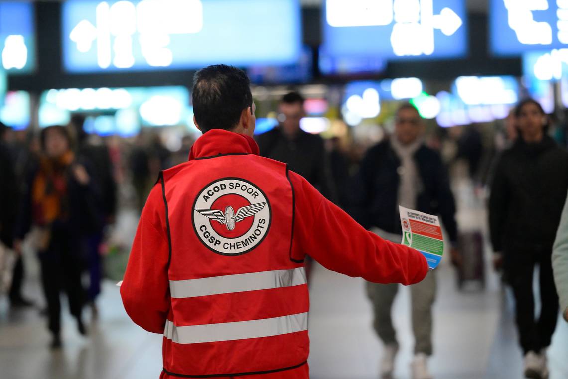 ‘Definitieve vertrouwensbreuk’: sociaal overleg bij spoor verbroken, bonden naar rechtbank tegen weigering nieuwe stakingsaanzegging