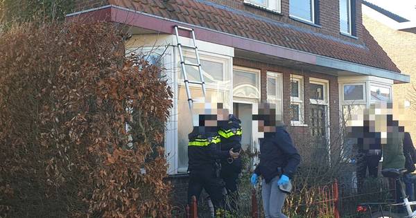 Politie valt woning van pedoclub Martijn in Hengelo binnen