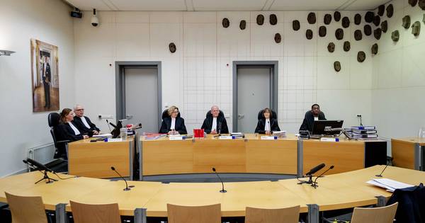 LIVE | ‘Van D. stopte zoon in hondenhok om te laten zien dat hij familie in gevaar bracht’