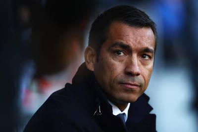 Van Bronckhorst boos én opgelucht na wedstrijd met twee gezichten