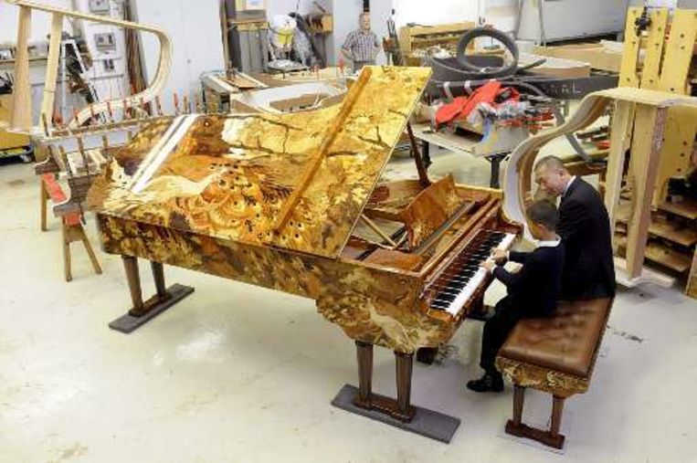 Steinway & Sons onthullen duurste piano ooit Bizar HLN