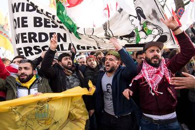 Tienduizenden Koerden demonstreren in Nederland en Duitsland