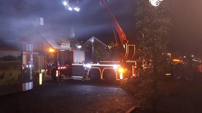 Blikseminslag wekt bewoners in Chaam: brandweer voorkomt grote schade